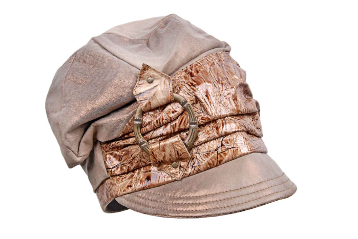 detail kožený baret kšilt,halge