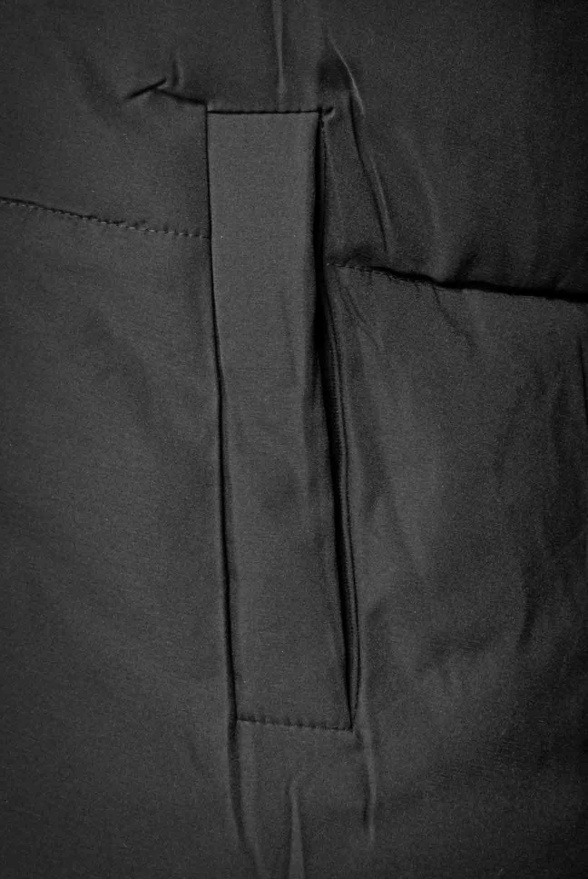detail Zimní dámská bunda s odepínací umělou kožešinou