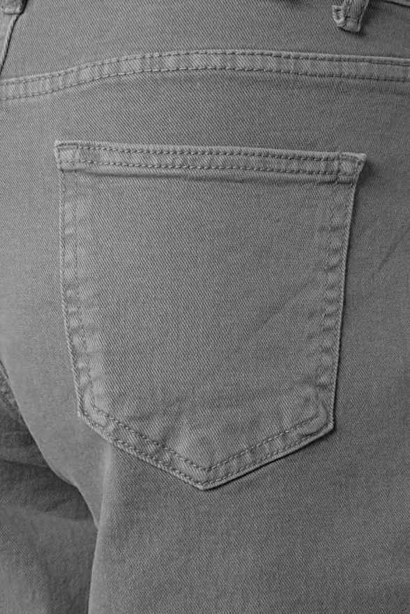 detail Dámské džínové kraťasy 